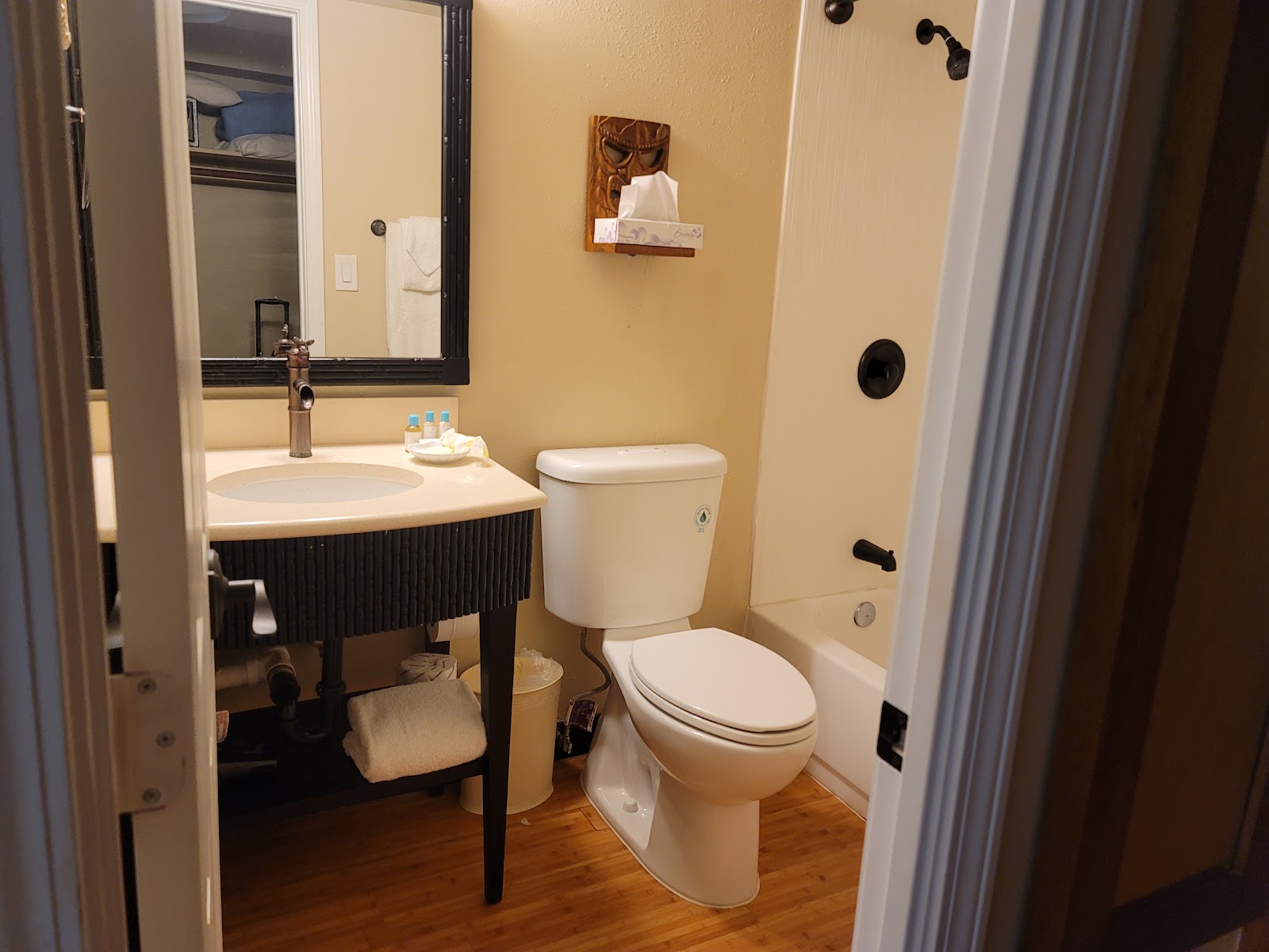 Bamboo Waikiki Hotel photo 4