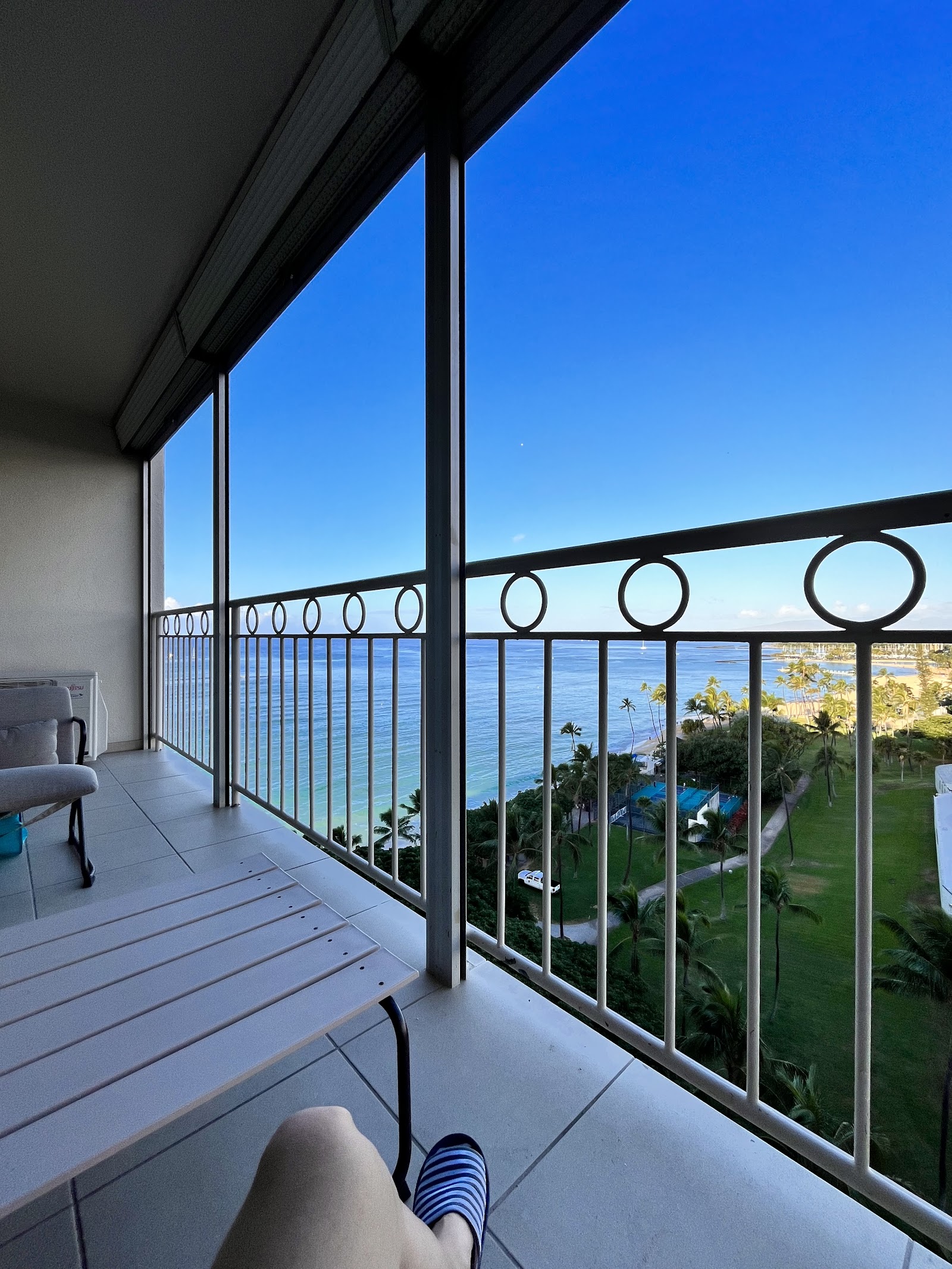 Castle Waikiki Shore photo 3