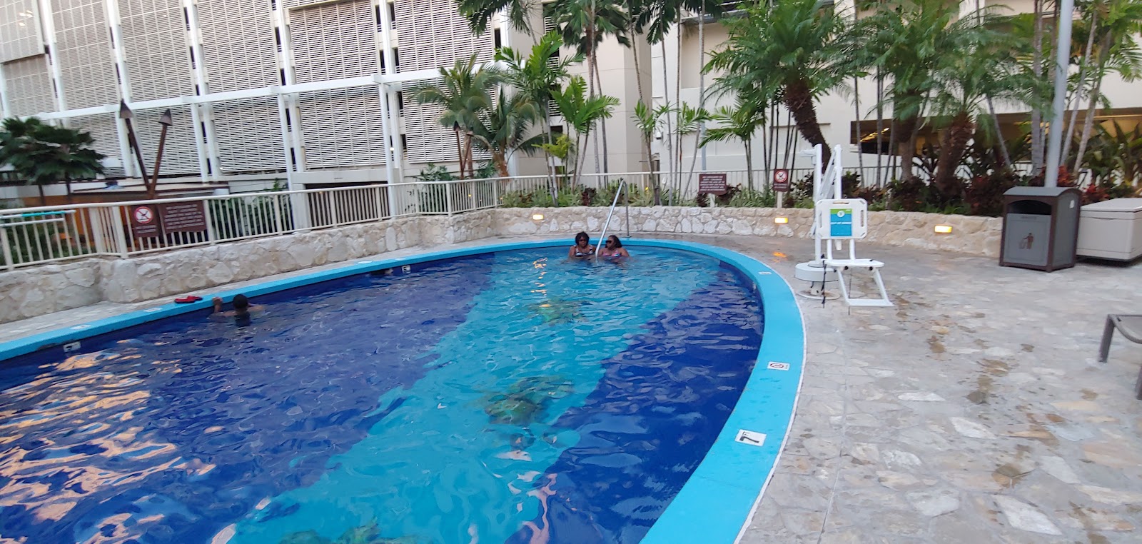 Club Wyndham at Waikiki Beach Walk photo 3