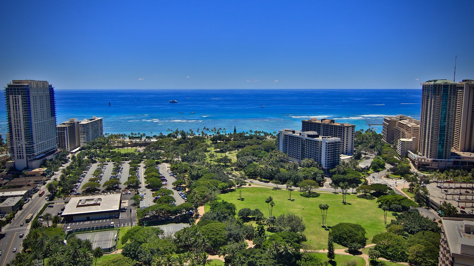 Holiday Inn Express Waikiki | O'ahu Bed & Breakfast