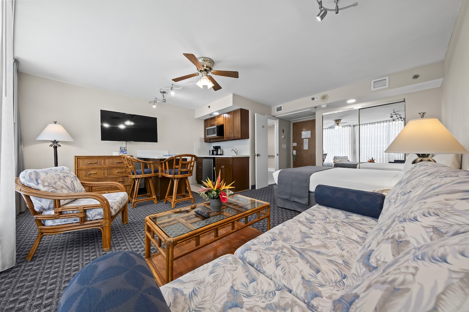 Imperial Hawaiian Resort photo 2