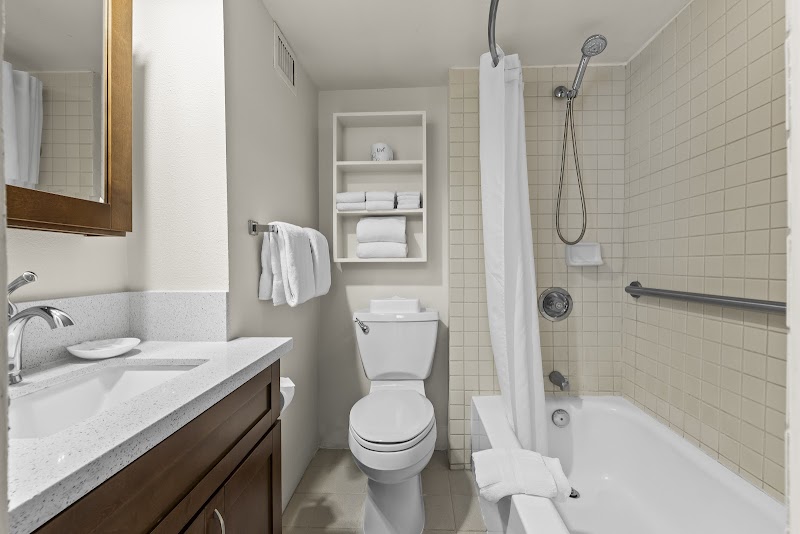 Imperial Hawaiian Resort photo 3