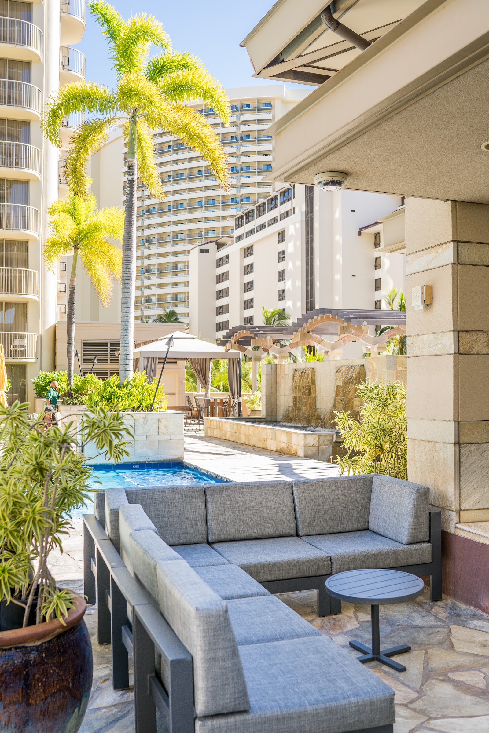 Embassy Suites by Hilton Waikiki Beach Walk photo 5