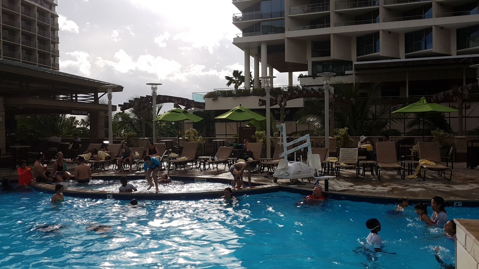 Embassy Suites by Hilton Waikiki Beach Walk photo 3