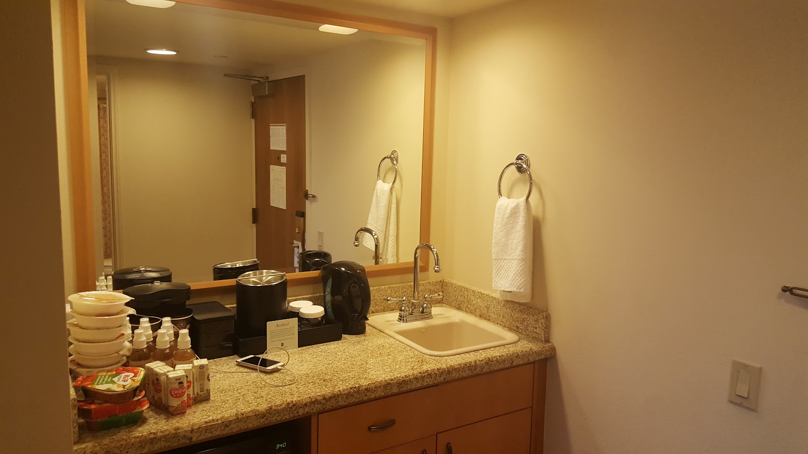 Embassy Suites by Hilton Waikiki Beach Walk photo 4