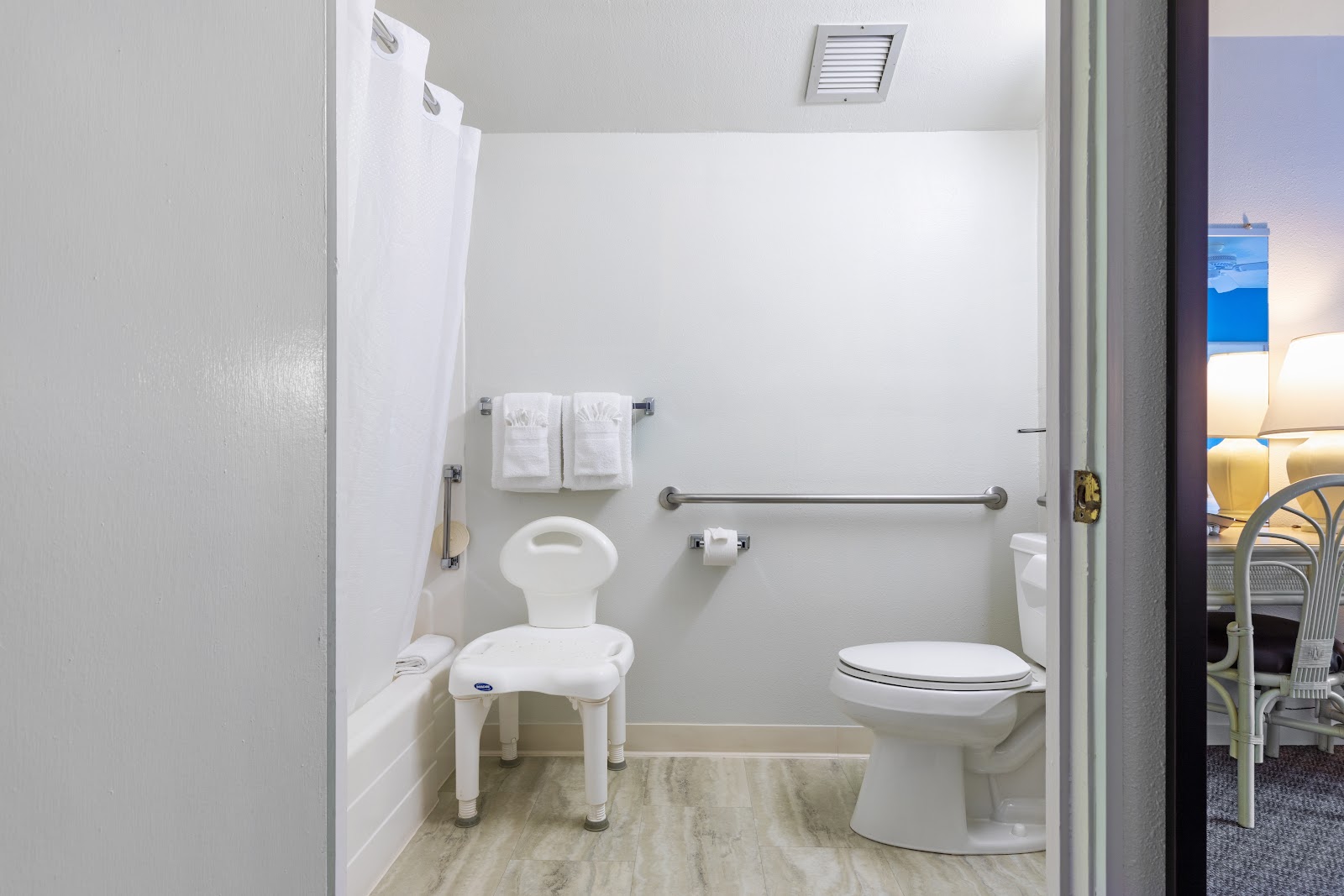 Maui Seaside Hotel photo 4