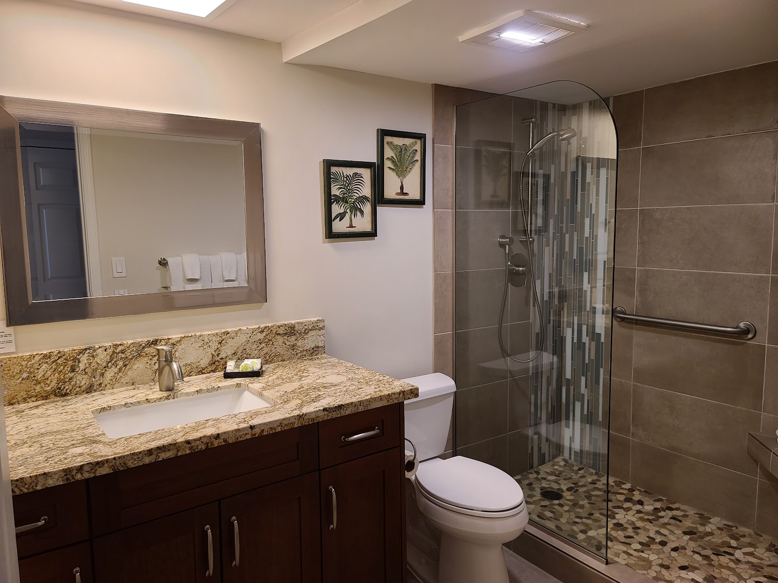 Lahaina Shores photo 4