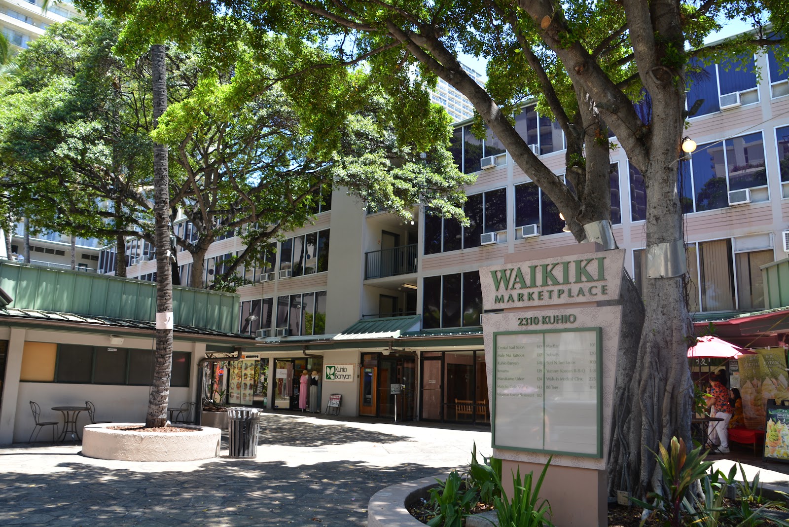 Kuhio Banyan Club and Hotel | O'ahu Hotel