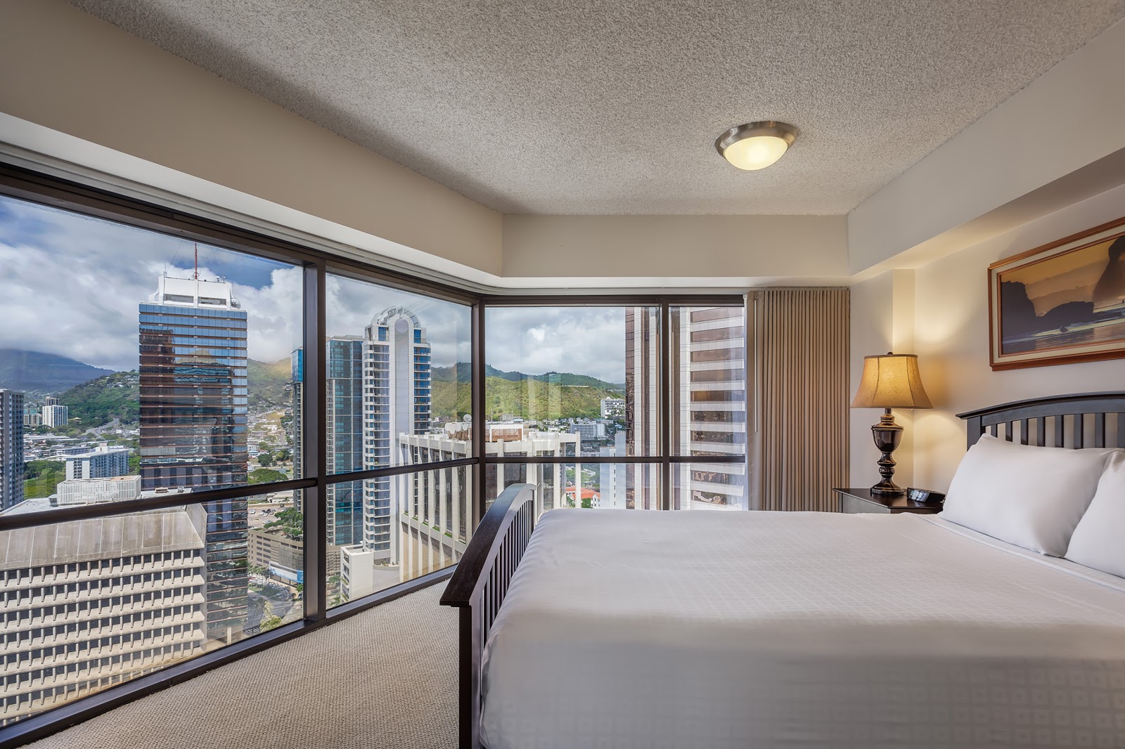 Aston at the Executive Centre Hotel | O'ahu Hotel