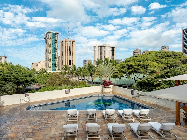 Luana Waikiki Hotel and Suites