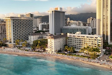 Moana Surfrider - A Westin Resort & Spa photo 1