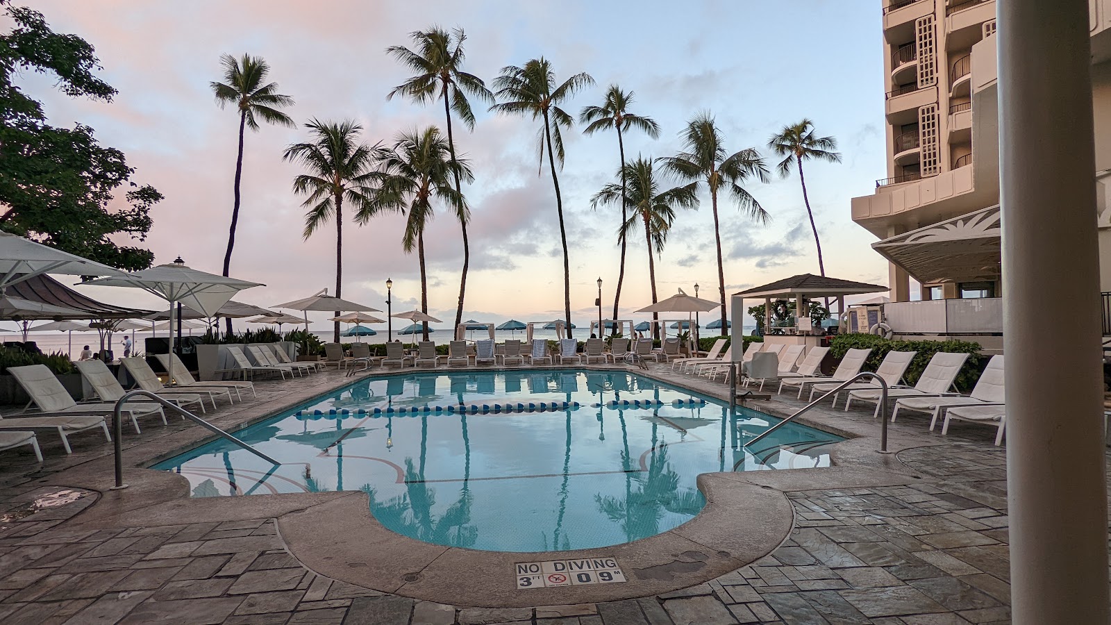 Moana Surfrider - A Westin Resort & Spa photo 3